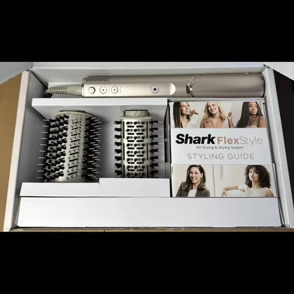 SHARE (-10)Shark Flexstyle Air Styling and Drying System (7 Attachments)
+ (Bag) - Picture 5 of 7
